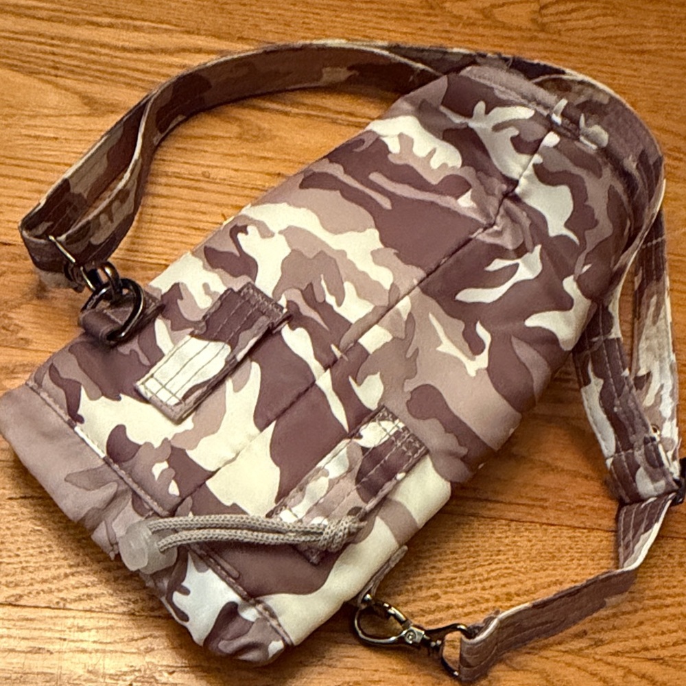 Lug by Huggie SE water bottle holder with 3 zipper pouches - Camo Crossbody Bag - Picture 8 of 11